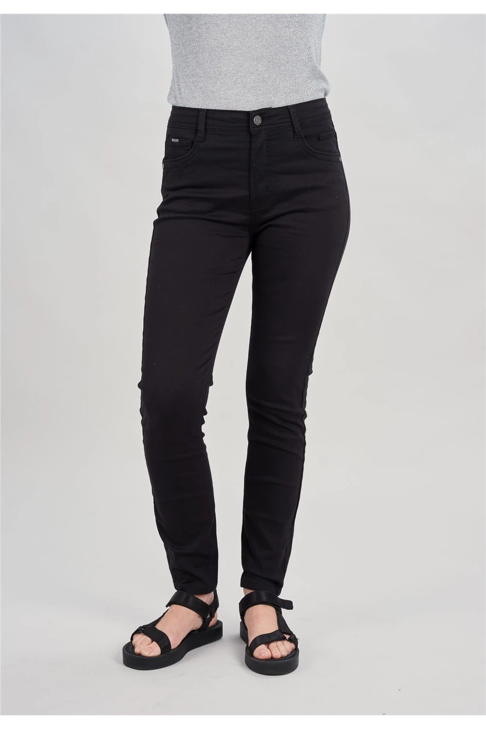 Ladies Basic Black Color Twill Pants Slim Fit Cotton and Elastane High Rise Women&prime; S Trousers